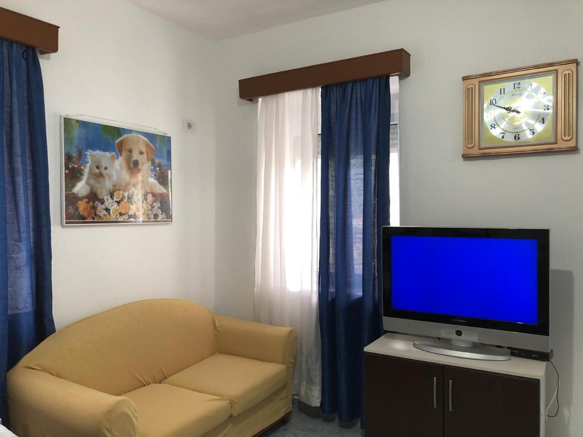 Lili'S House Villa Delvine Екстериор снимка