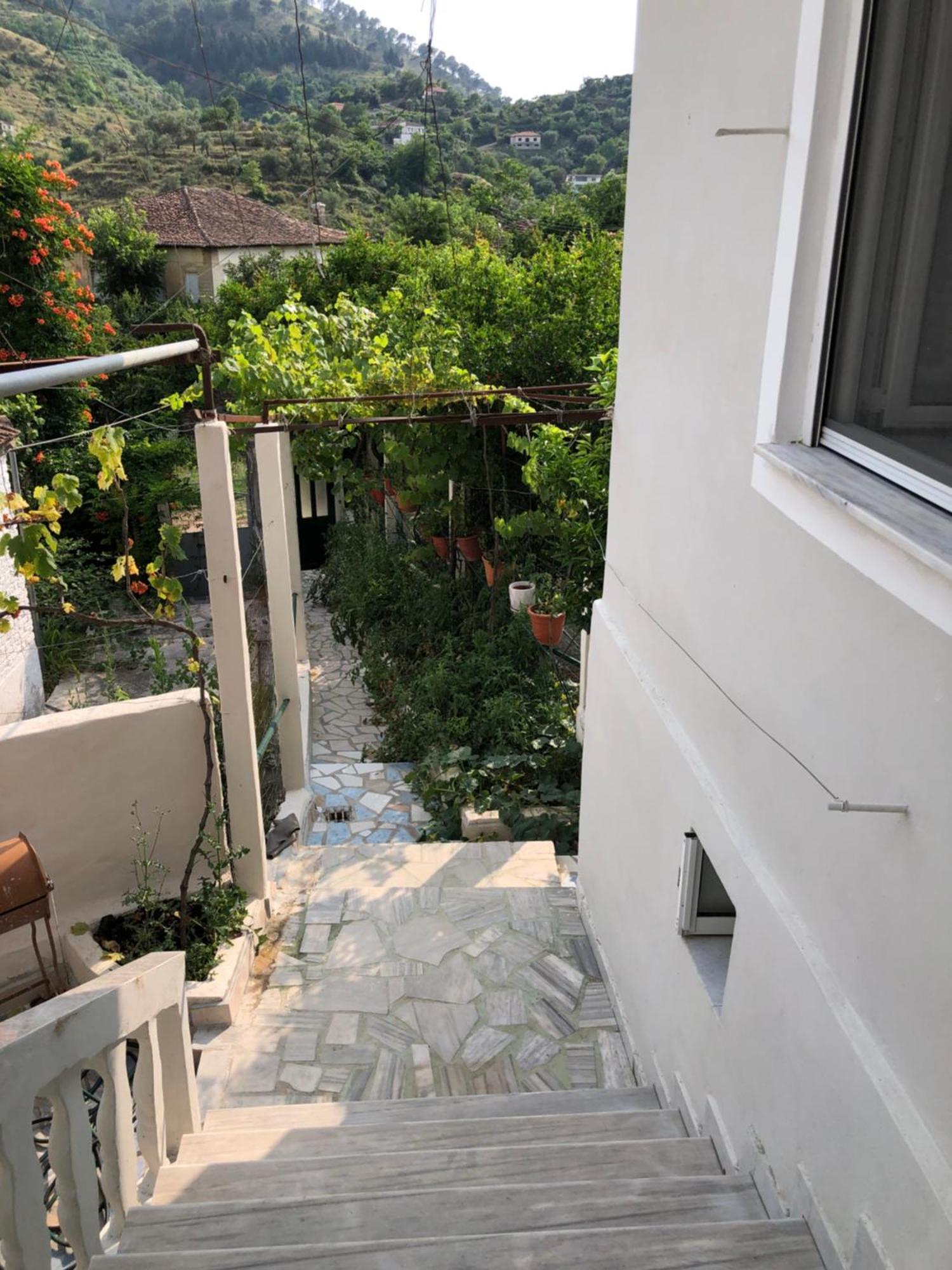 Lili'S House Villa Delvine Екстериор снимка